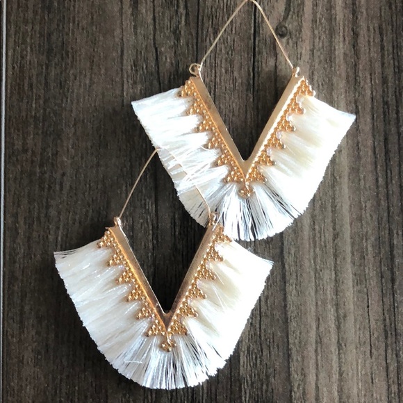 Tassel earrings white - Picture 3 of 4